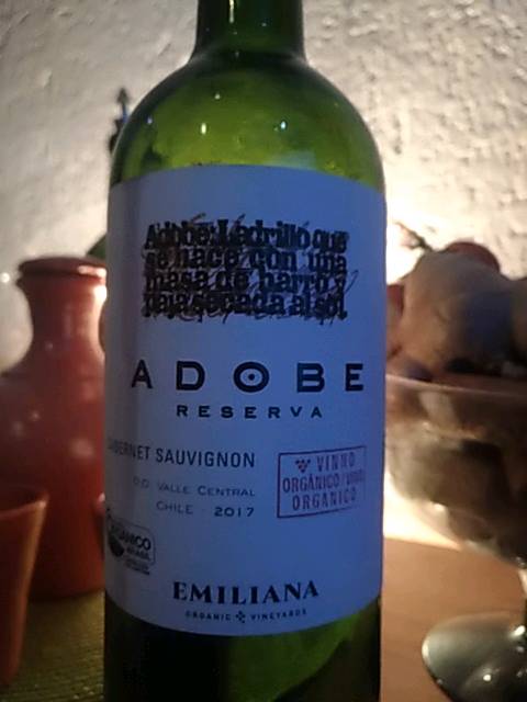 Veja s&oacute; este vinho. Estou atribuindo 2 de 5 estrelas com o aplicativo @Vivino:https://t.co/bwIpLyDBch