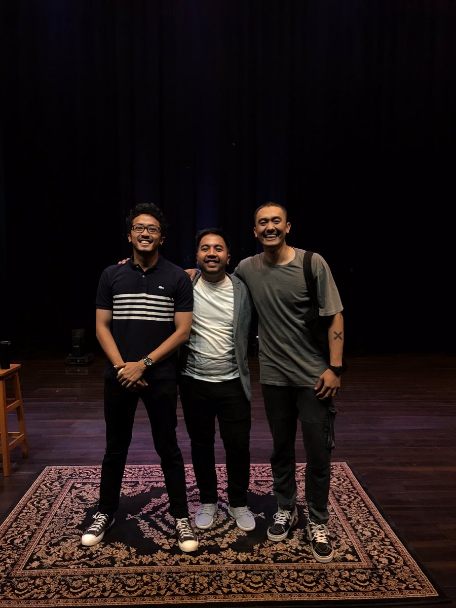 uusbiasaaja's tweet photo. Orang yang akan mengubah realita adalah orang yang dekat dengan realita itu sendiri. Tai kucinglah sama mimpi. Tengkyu dri @adrianoqalbi
#TDYP https://t.co/9pYnbHWHc8