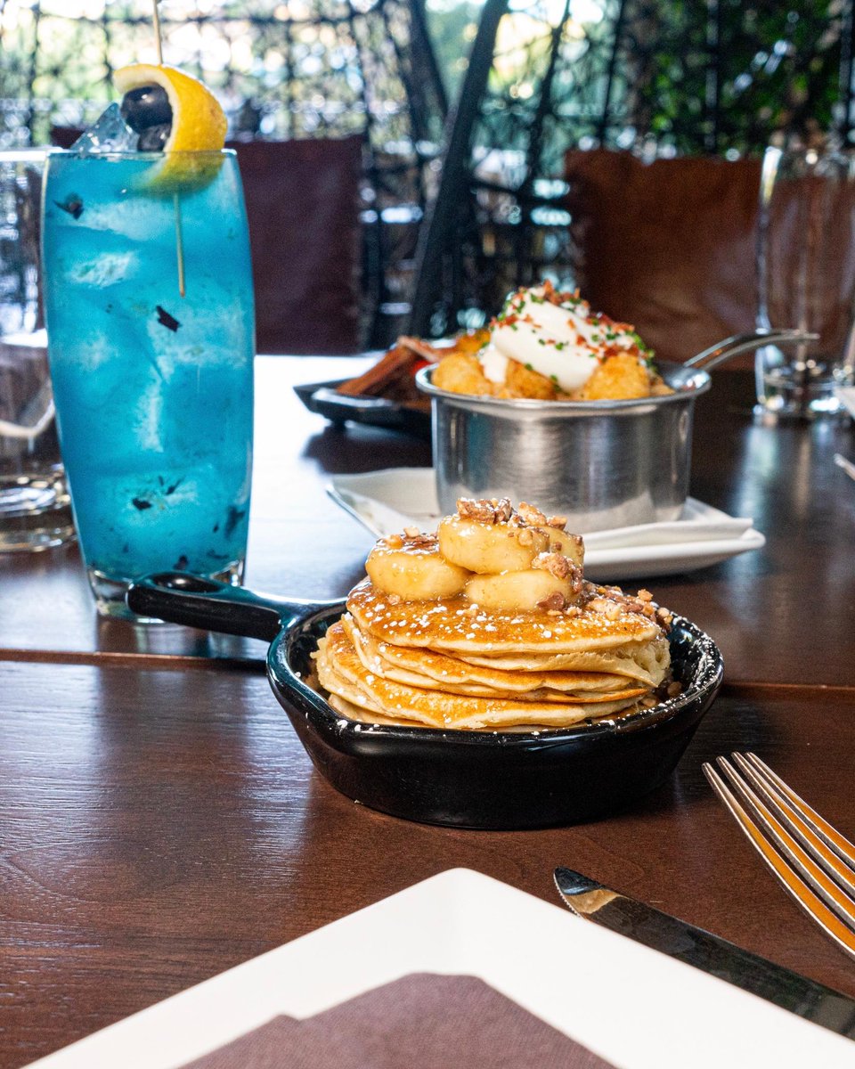 Saturday and brunch are the perfect pair. #lacavelv