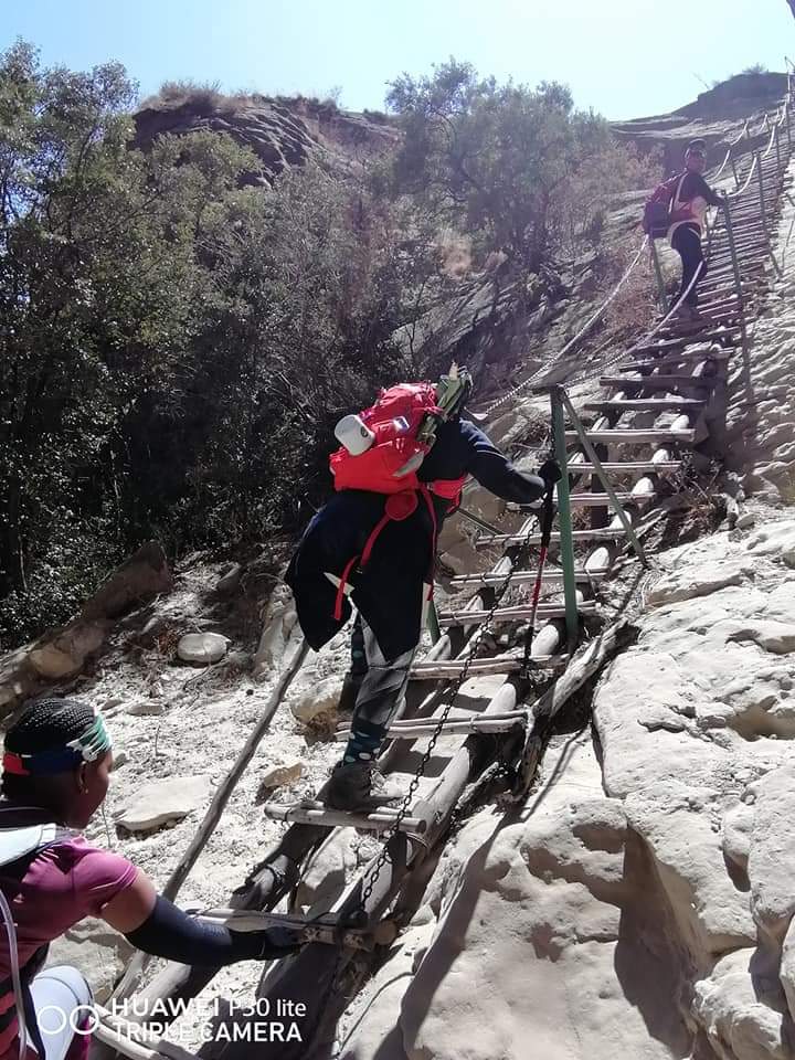 Theentokozoo's tweet photo. Hiking with my friends at the Golden Gate Highlands National Park located in Free State, South Africa, near the Lesotho border
#rubybox #rubyboxloveadventure #TrustedNIVEACare #naturalaloevera #aloeshowergel ย #aloebodywash @rubybox_beauty https://t.co/pdVbXlPx5s