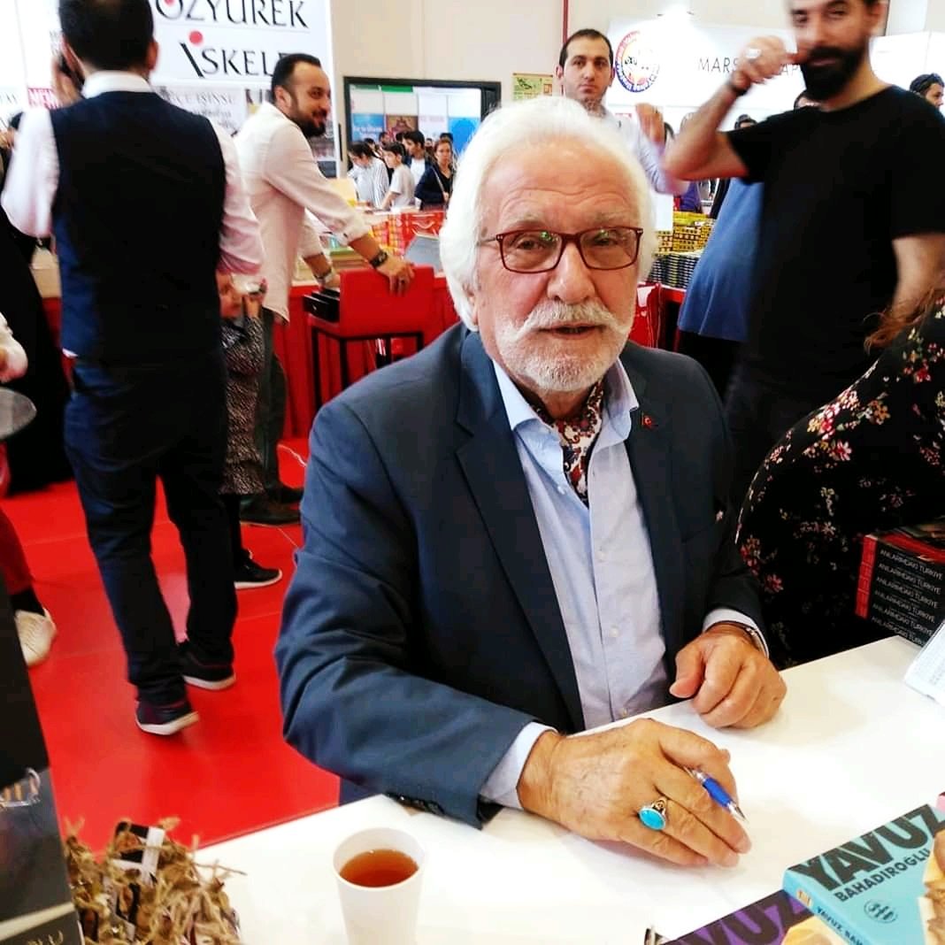 Yaprakların zikrini veliler, alkışını deliler duyar!