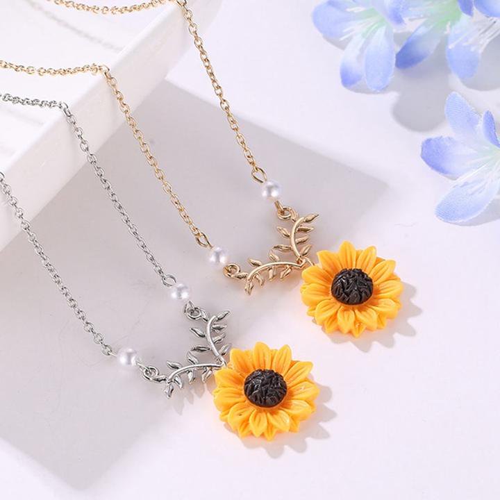 StoreSutra's tweet image. Sunflower Necklace 10% Off 🔥Limited time offer🔥 
Get your now🌻 Storesutra.com/sunflower