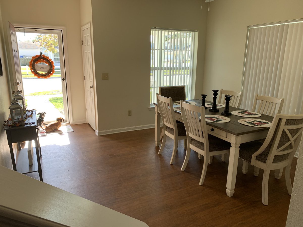 ALEventing's tweet image. I finally have a dining table for my front room 😍
Getting a rug soon!