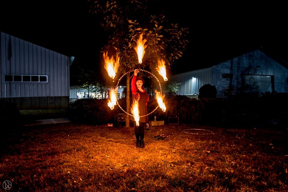 CincyCircus's tweet photo. 🔥Heat up your event with our fire performers! They will light up the night with a variety of fire props. Have them welcoming your guests, strolling around performing, or doing a show!🔥
•
#fireeating #fireperforming #firetorches #firespinning #firejuggling #fireshow #fire https://t.co/k4vdpf1ag0