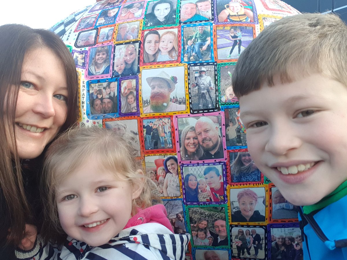 A selfie with our selfie on the @metroradiouk #peopleselmer 
We've had so much fun doing the @greatnorthelmer parade. So nice to see them all again today. Thank you <a href="/stoswaldsuk/">St Oswald's Hospice</a>