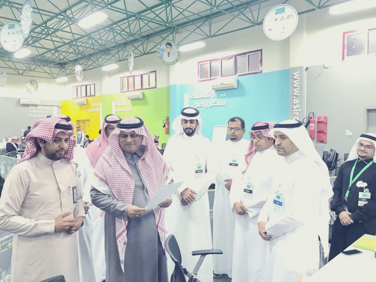MOE_ARP's tweet photo. اطلع مدير عام التعليم في منطقة #عسير أ.سعد الجوني ، مساء اليوم على المشاريع والفعاليات المقدمة في مهرجان #STEM_JAM ، الذي تنفذه #جامعة_الملك_خالد بالشراكة مع مركز عسير العلمي .
#تعليم_عسير
#مركز_عسير_العلمي https://t.co/dvj9X6hHF5