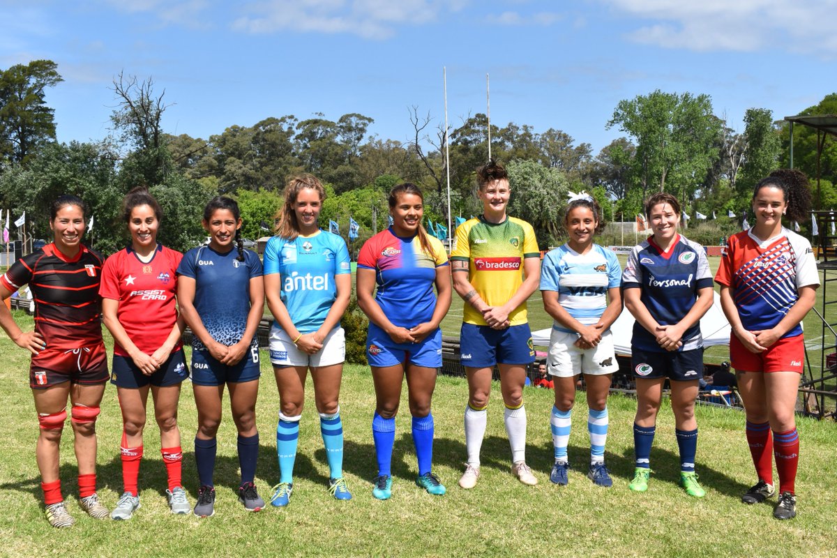 ¡#ElRugbyNosUne! 🙌

🇵🇪🇨🇱🇬🇹🇺🇾🇨🇴🇧🇷🇦🇷🇵🇾🇨🇷

Las capitanas en el #SAR7s Valentín Martínez 

#AmericaCrece
📸 <a href="/AgustinBassoUY/">Agustin Basso 🧉</a>