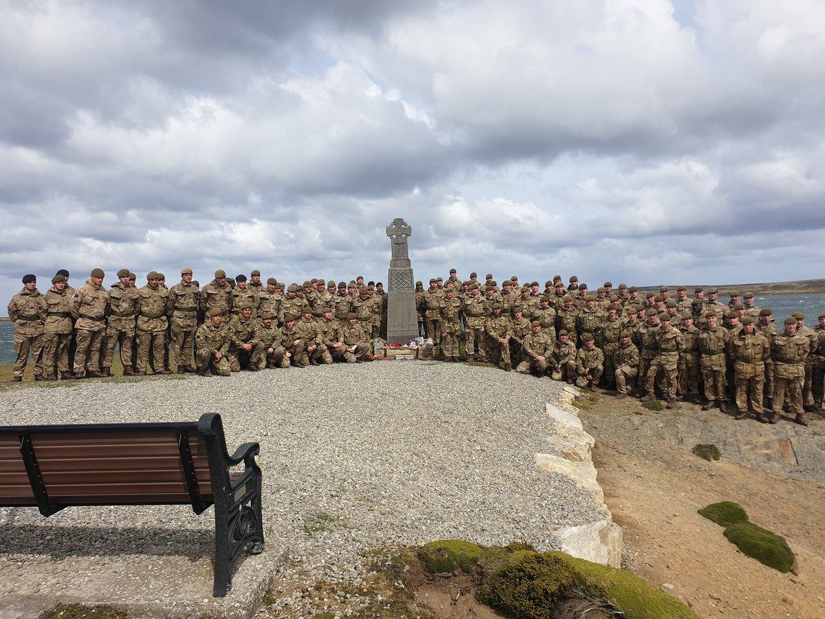 Visiting Number 2 Coy out in the Falklands Islands. The young Gdsm taken the lead on the Battlefield tours. #inspirational 

#fitzRoy #Falklands #PoppyAppeal #tumbledown #goosegreen @WelshGuards #leadership #opportunity #AWG