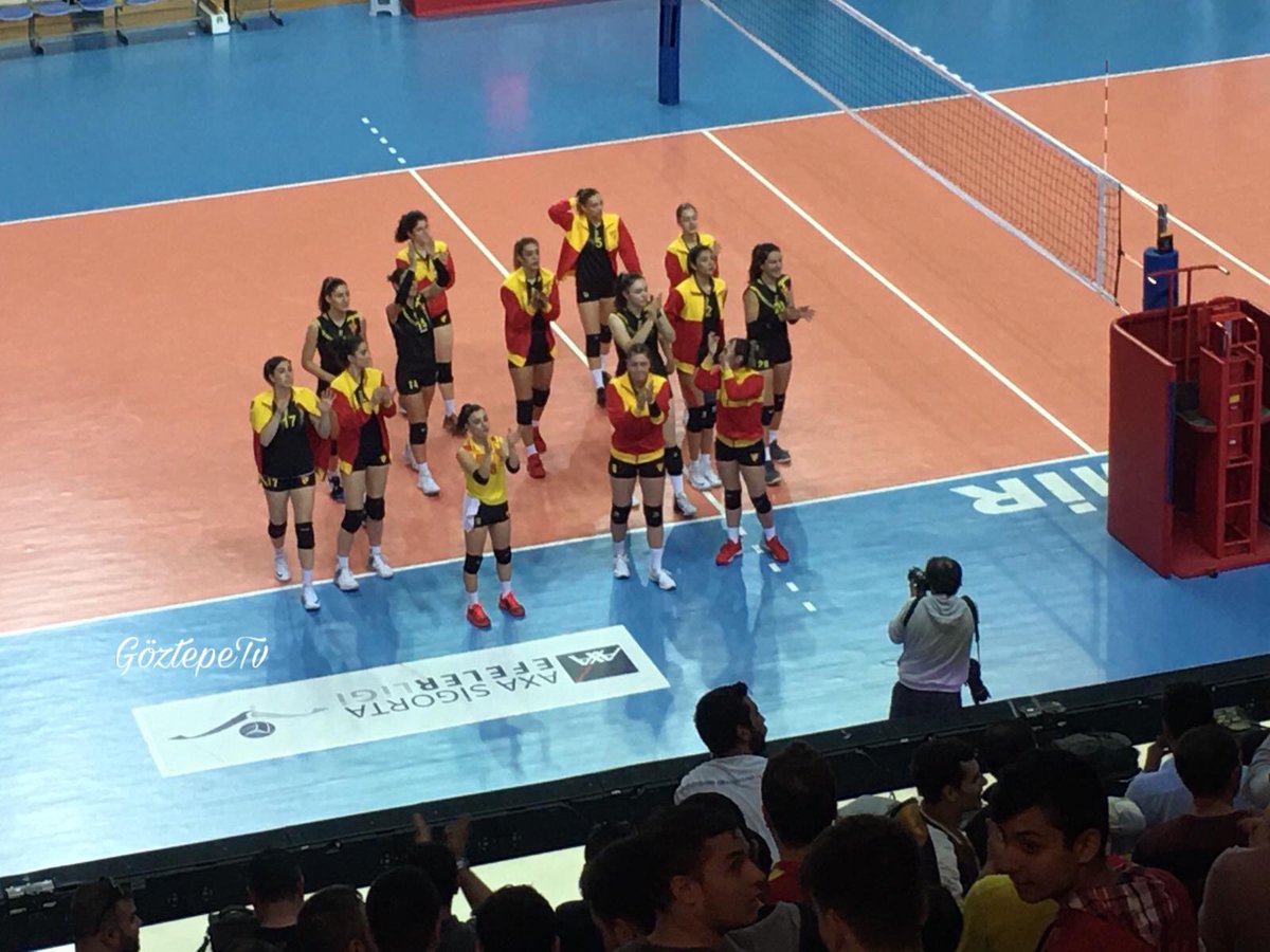 goztepetv1925's tweet photo. #Voleybol:Göztepe’miz 3-2 karşıyaka 
Gelenek Sürüyor 2 Avans 3’te Biter 
Tebrikler  İmbatın Prensesleri
#Göztepe #GöztepeTv https://t.co/B3ffUXmFPh