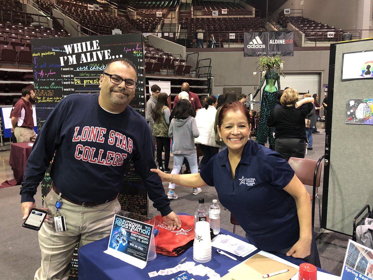 AvalosPTECH's tweet photo. Thank you @LSCEastAldine @luis_a_lucio for engaging the Aldine Community at our School Choice Festival! #CollegePartner #WeArePTECH #WeAreAldine #PTECH https://t.co/fb9W7uL3EG