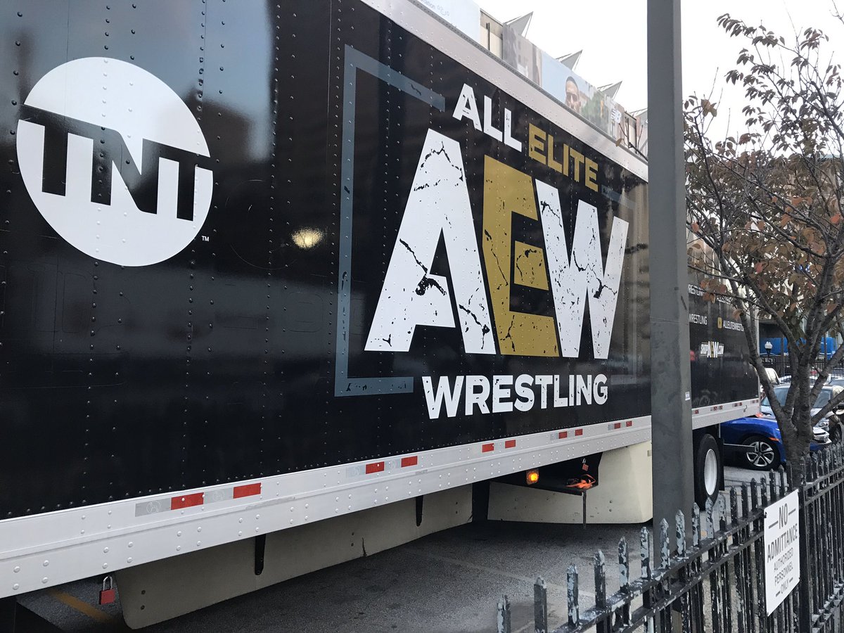 2ndRowWrestling's tweet photo. #2RW at #AEWFullGear
Miller and Joost at the VIP party
#AEW #FullGear https://t.co/f4n5BAF8Uo
