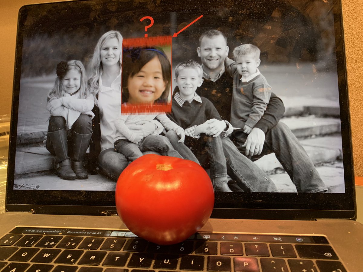 Me he llevado el Tomate de a la mejor ponencia en #ensaladaSEO Gracias a la organización al público por hacerme sentir tan cómodo  y a <a href="/c_isabelromero/">Isabel Romero</a> por ayudarme con las diapos.(Este tomate es de los dos) . Si quieres verla bit.ly/36RGQUw