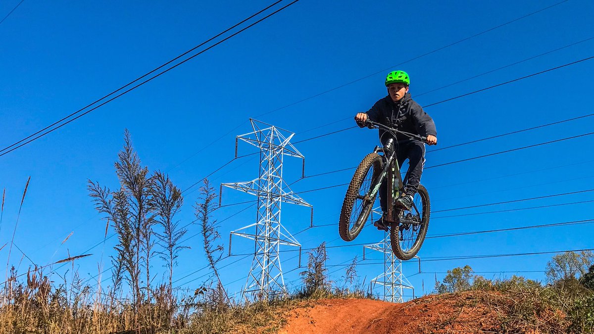 We had a rippin’ good time at the #catawbaridgeriders #nica fun ride today. This ‘A’ group of 12 riders did a killer job training and learning from each other. With a wide verity of fitness and skill these riders have plenty of opportunity to help each other learn! #teamfreefly