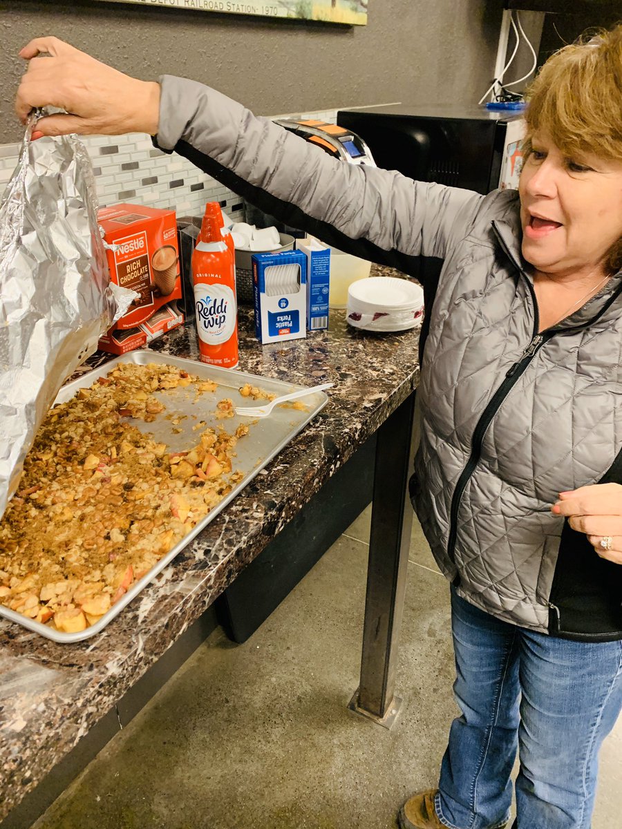 Leah Vienhage tweet media