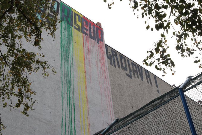 r4r_China's tweet image. #graffiti4rojava

柏林，新克尔恩
反对法西斯和和战争的革命艺术！

#riseup4rojava 
#WomenDefendRojava