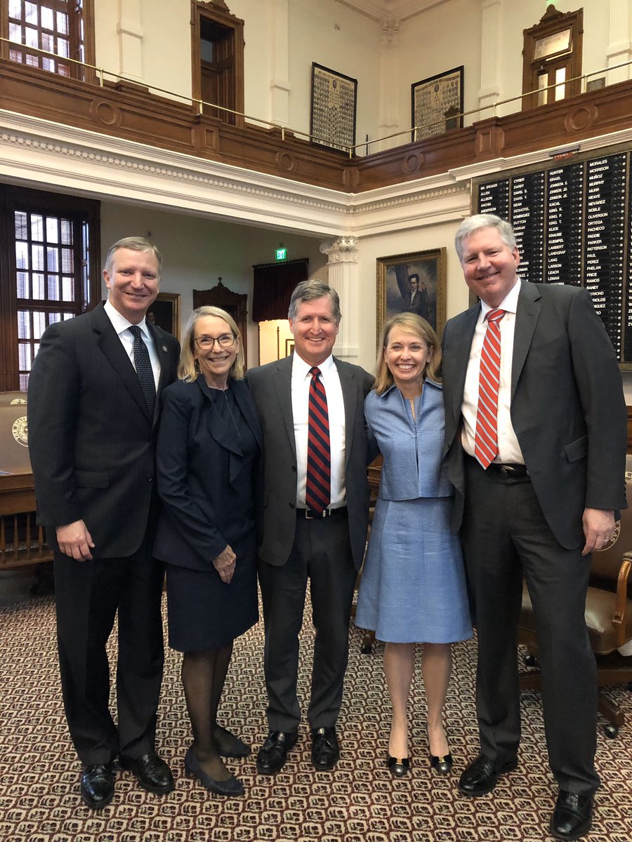 Great and fun day at @courthouse_mom Jane Bland’s investiture. Fond memories with this group. Great pic @Jennoakley! #restofyallneedtwitteraccounts #ripcamryofjusticetwitter #txlege