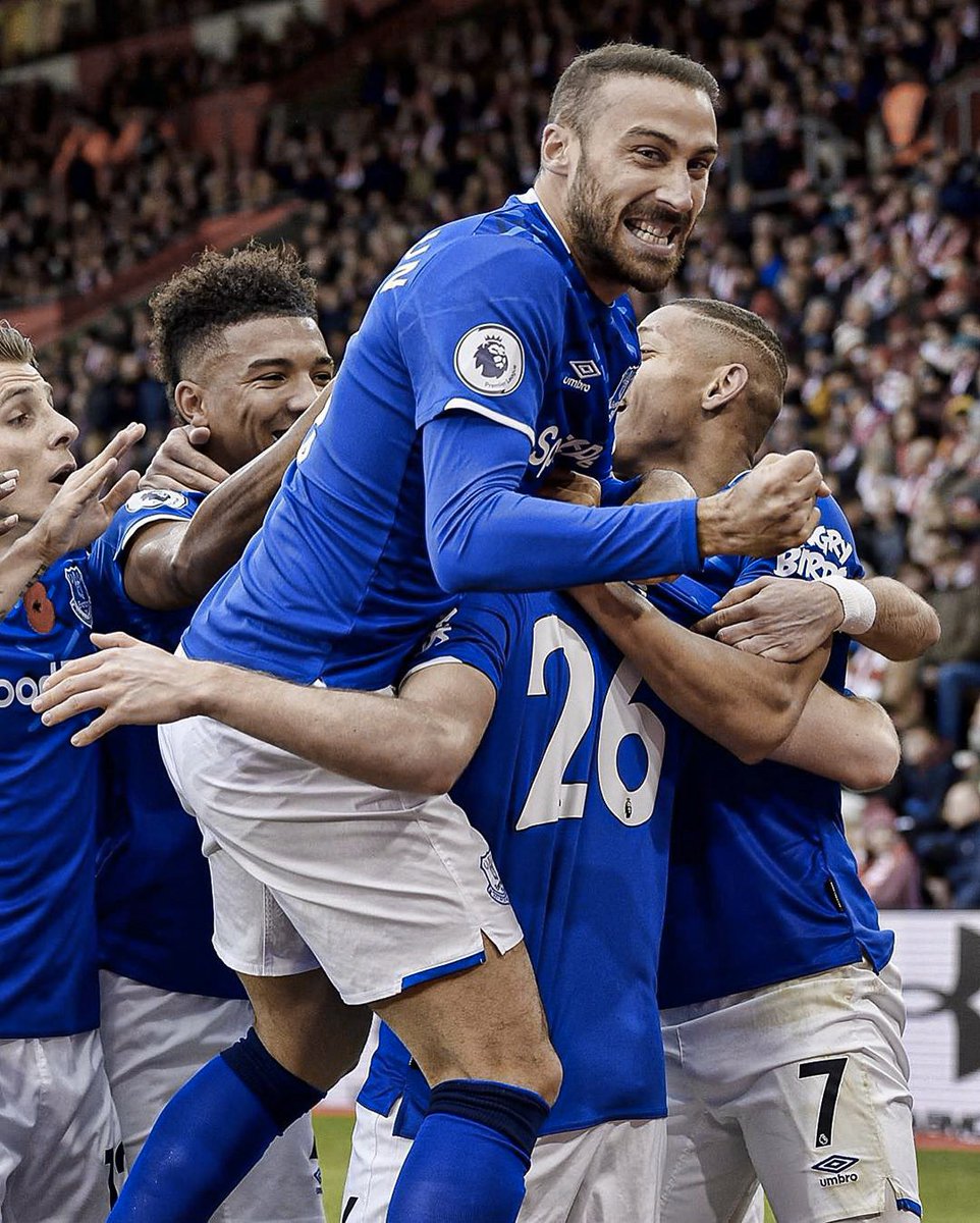 aftgomes's tweet photo. Proud of this FAMILY 💙💪 @everton
Up the Toffees! #COYB #GoToffees https://t.co/l4pGAI6d7e