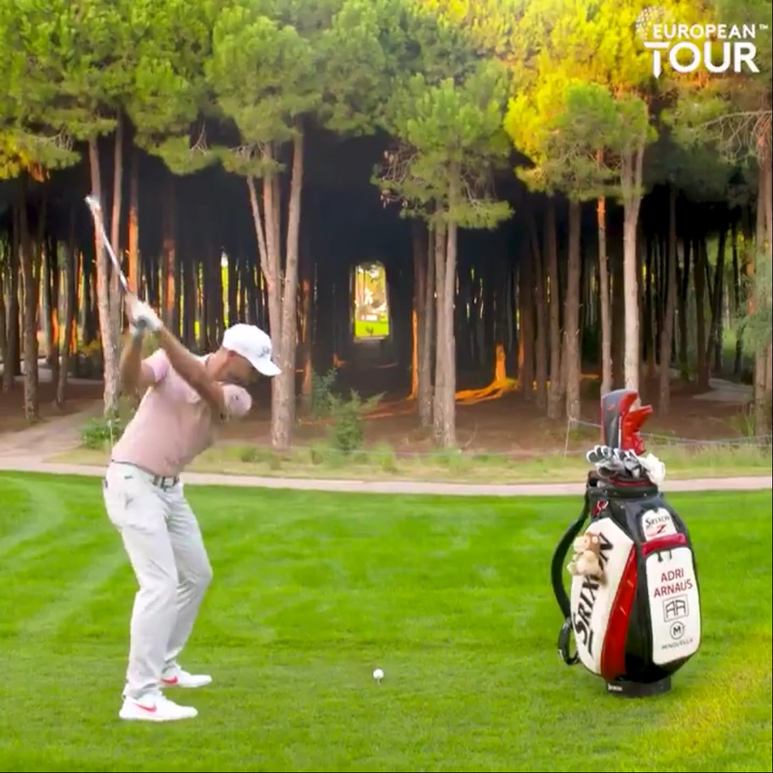 That was a narrow fairway 🙈🌳☄️🌳!! How many tries would it take you to make it through?? 🤔🏌🏼‍♂️ @EuropeanTour