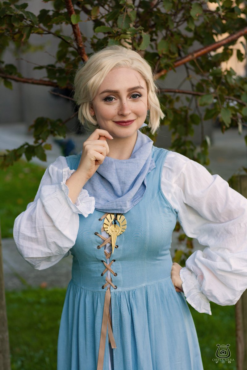 HAVE YOU SEEN  @ElaCommonRoom YET ? THE RANGE ? THE TALENT ? SHAPESHIFTERS FOUND D**D IN A DITCH !Here's her as : - Jester Lavorre (from  @CriticalRole)- Sabrina Spellman - Pike Trickfoot (also  @CriticalRole ), necklace by @_LifeofAlex_ Stay tuned 