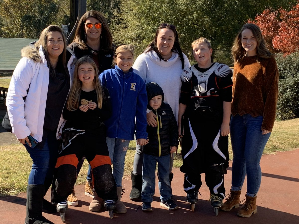 MrsJillMcNally's tweet image. Last game of the season #OGESfam