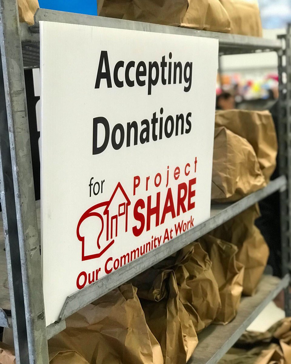 977HTZFM's tweet image. The #HTZFMRoadies spent the day at @commissos in #NiagaraFalls for the kick off of the #ProjectSHARE Food Drive!  If you didn’t make it out today, don’t worry! All this weekend &amp;amp; next you can stop by Commisso’s on Thorold Stone Road to make your food or monetary donation.