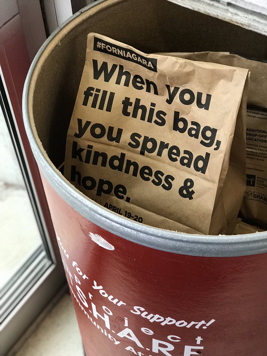 977HTZFM's tweet image. The #HTZFMRoadies spent the day at @commissos in #NiagaraFalls for the kick off of the #ProjectSHARE Food Drive!  If you didn’t make it out today, don’t worry! All this weekend &amp;amp; next you can stop by Commisso’s on Thorold Stone Road to make your food or monetary donation.