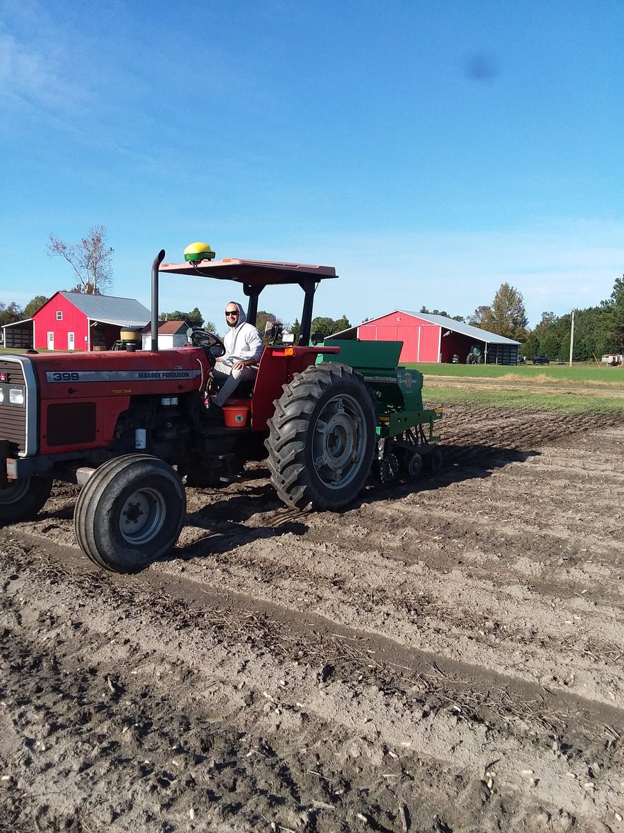 AustinBrownAg's tweet photo. We are getting a wheat trial planted while the sun is shining today in Chowan Co. With Matt Leary & @PerqCoExtension. #ExtensionInAction @NCExtension https://t.co/f8M96NJONO