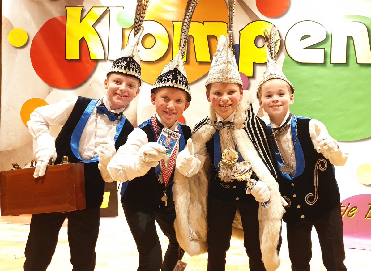 Daar is hij dan...Jeugdprins Giel d'n Urste van ons goei Klompengat. 

Hij zal samen met Adjudant Tygo, Vorst Bentley, Schatbewaarder Vince, de Raad van Halluf Elluf en Fleurige Showgarde er een carnavalsjaar van maken om nooit te vergeten.

#Klompengat2020