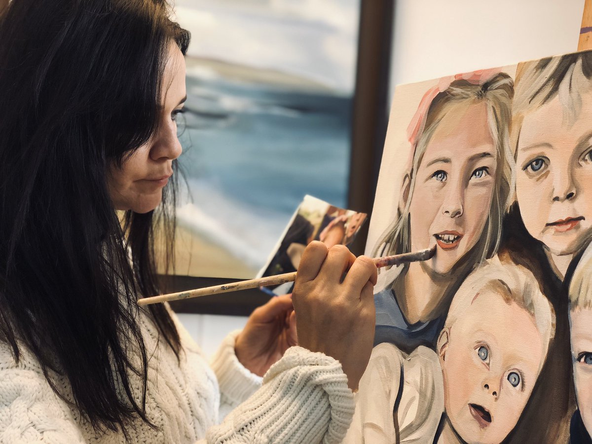 It’s definitely portrait season!
I have been kept in great company with a lot of fresh faces to study
#giftvouchersavailable #portraitcommissions #childportraits #giftsforgim #giftsforher #irishartist #christmasgifts #giftvouchers #portraitartist #childportraitartist #portrush