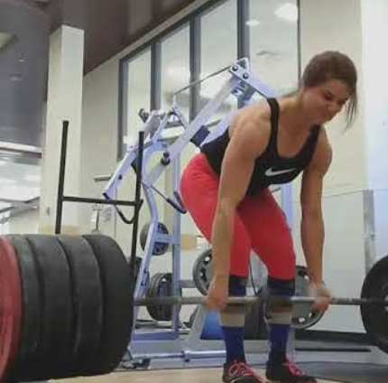 Female powerlifters IIRC prefer a sumo stance across the board, but you still have some amazing conventional deadlifting women like Jessica Buettner, who is also cute as a freaking button.