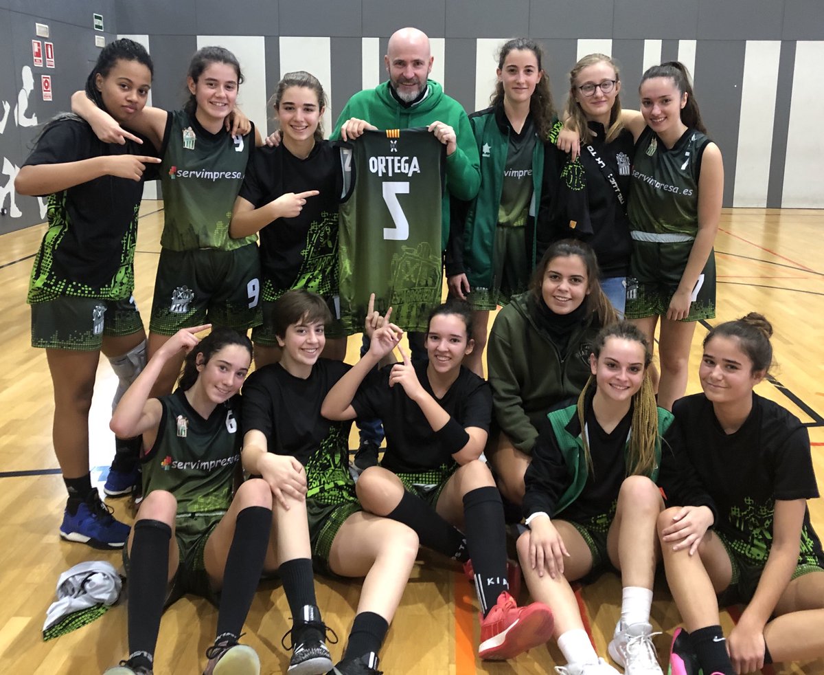 ringu6q's tweet photo. Cinquena victoria seguida, però hem se ser crítics, el rival era el cuer, mal resultat i segurament el pitjor partit de la temporada. Cal millorar moltes coses sobre tot l'actitud a la pista. Amb rivals amb mes qualitat, patirem moltíssim. #roadtointer
#hasigutsensevoler https://t.co/g1ITnuFUDe