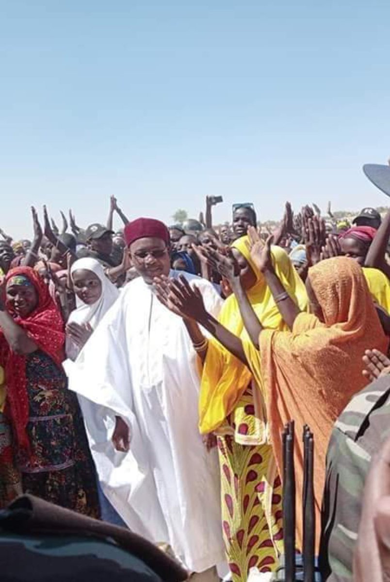 NigerMarche's tweet photo. #PRNVisite à #Diffa où la population n'a pas manqué à lui toute sa satisfaction et sa reconnaissance au Président de la République du #Niger qui a fait de #NigerSecurty et de #DiffaSecuty des priorités absolues. https://t.co/PQRGyf00Rz