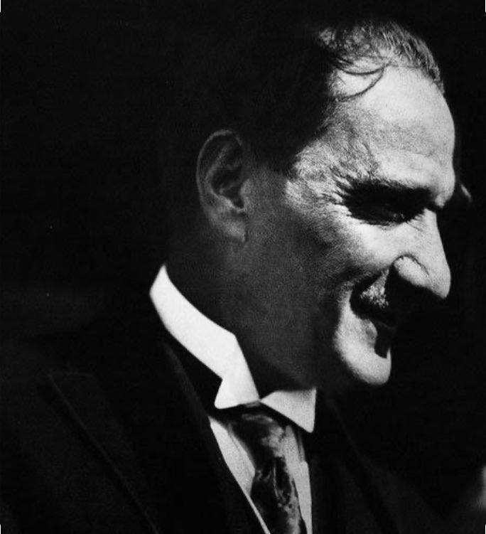 Varlığın dağ taş deniz ülkemde,
Seninle yürürüz geleceğe

#AtayaMesaj <a href="/ieeethku/">IEEE THKÜ</a>