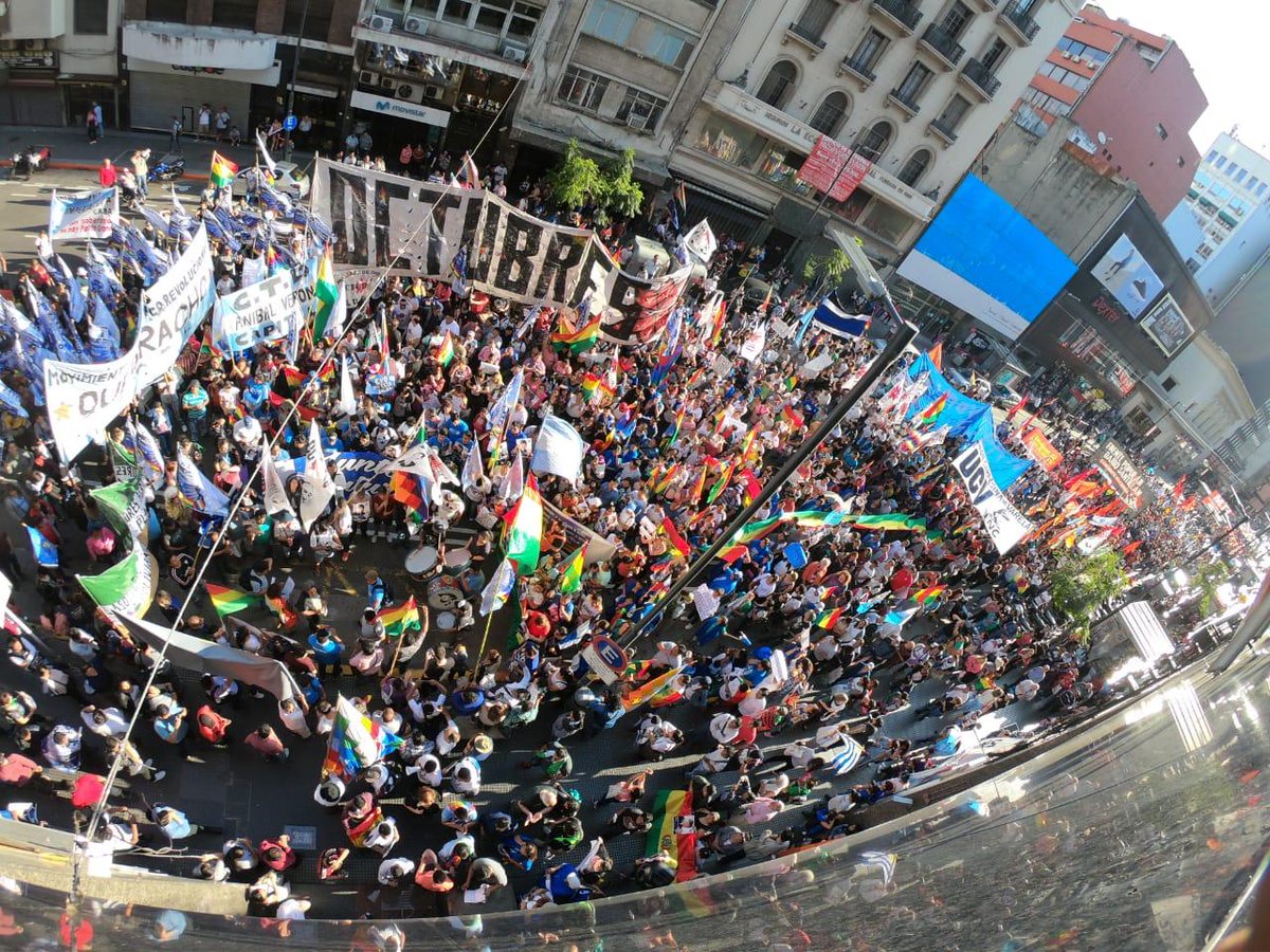GneracionEvoArg's tweet photo. Los residentes bolivianos en Argentina denunciamos el Golpe de Estado que se realiza contra Evo Morales.

¡Queremos PAZ y DIÁLOGO!

Hoy gritamos #EvoNoEstasSolo 🇧🇴 #NoAlGolpeDeEstadoEnBolivia https://t.co/56GHosv939
