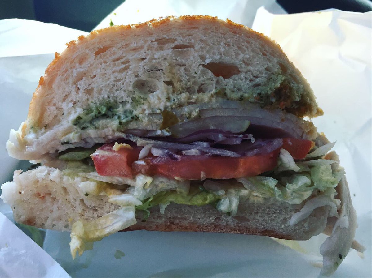 pg_linds's tweet image. Ok, now I get it. ❤️ #littleluccas #garlicsauce #dutchcrunch #firsttime