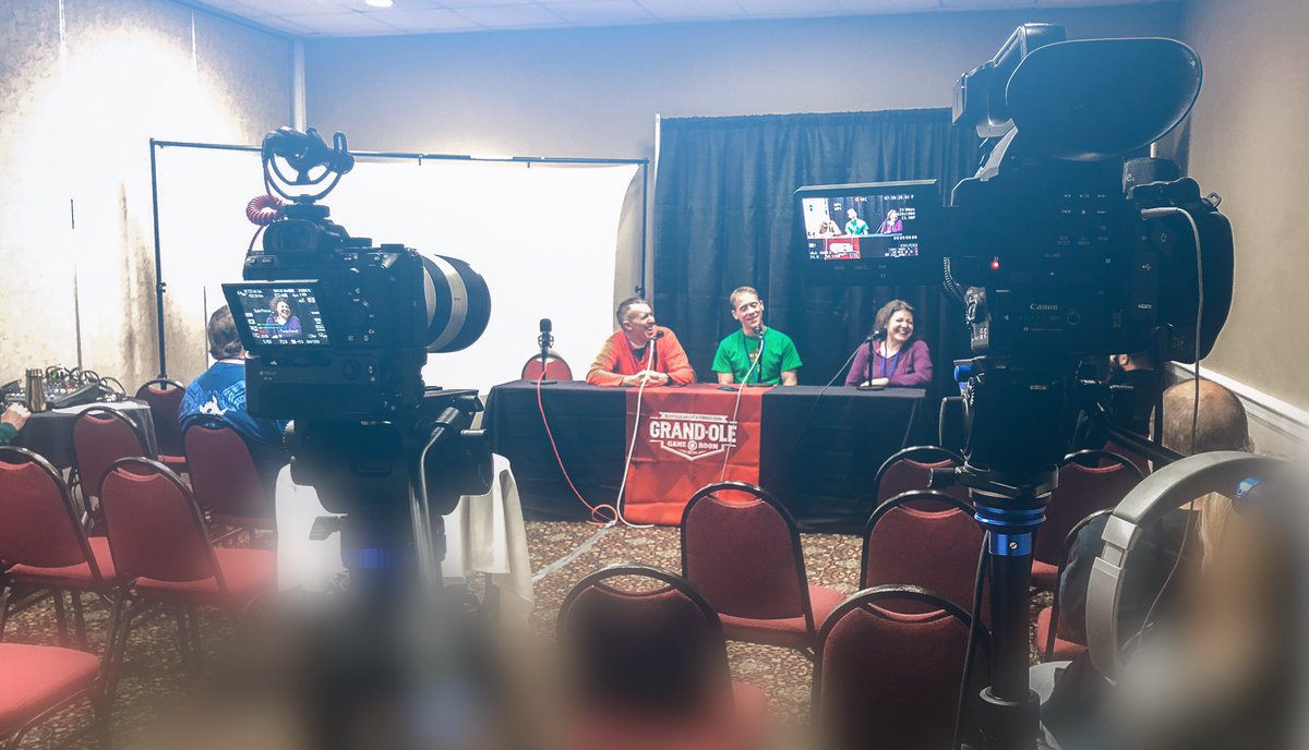 ElementalVideo's tweet image. Duel camera fun at the Grand Ole Game Room Expo.