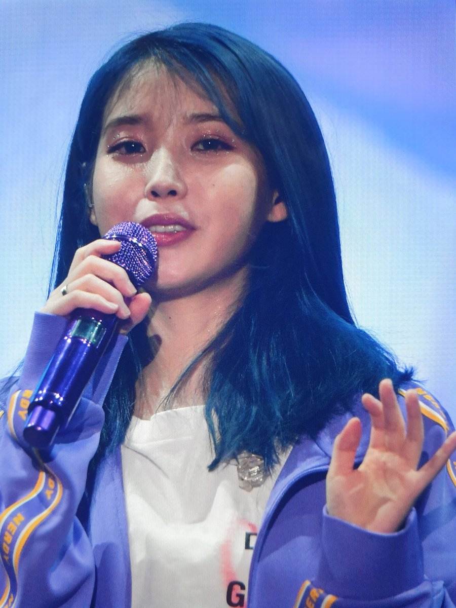 skybeads2's tweet photo. 191109 #아이유 #콘서트 #LovePome #인천 직찍 preview #IU https://t.co/R8r2w8pd2X