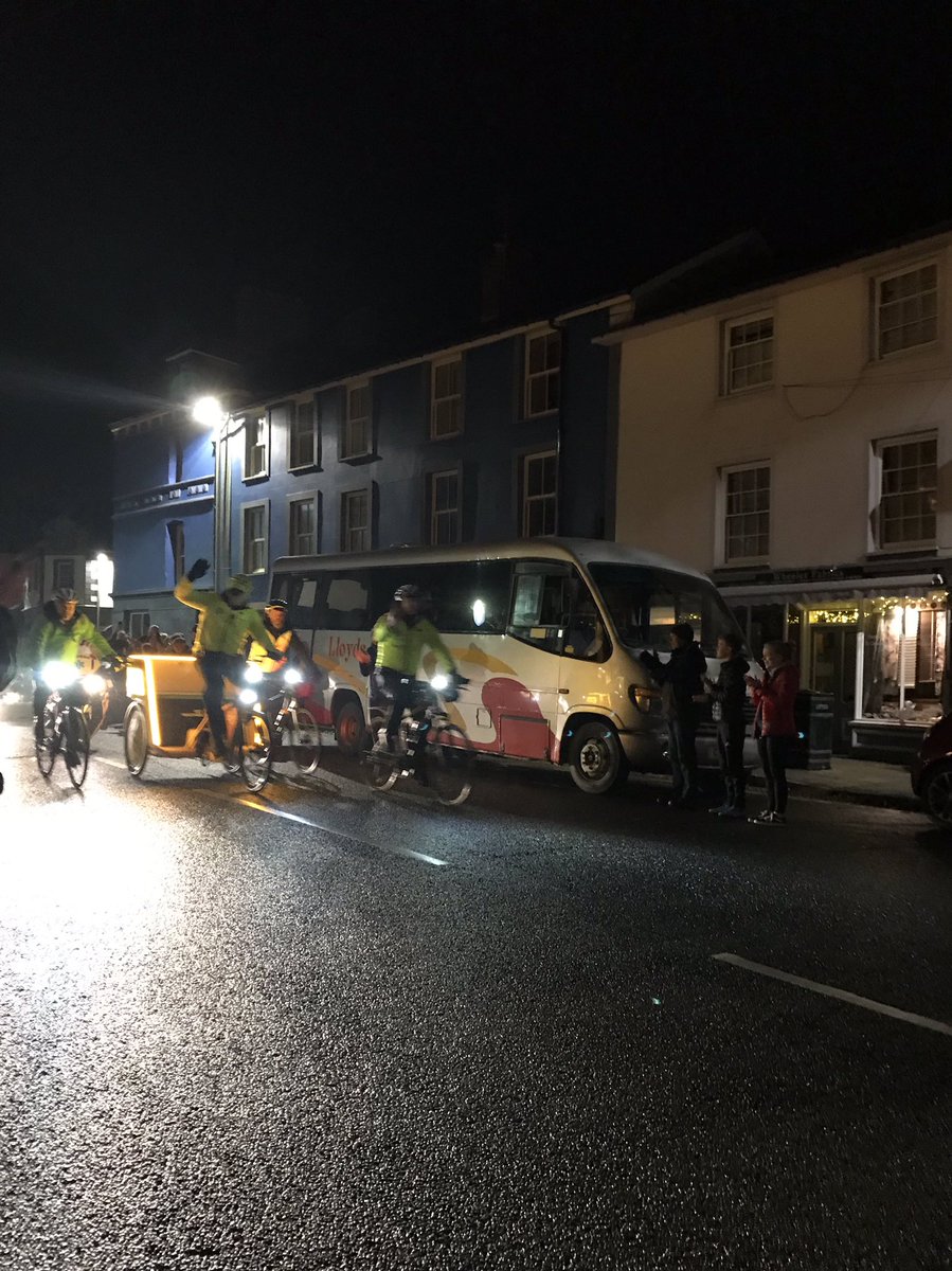 recipegiftbook's tweet photo. Great to see the @BBCCiN #RickshawChallenge arrive in Machynlleth this evening! These riders are so brave to cycle in the wind 💨 snow ❄️ and rain 🌧 and the hills on today’s route are tough!!! 😱 Well done 👏👏👏 https://t.co/osDFFYyBCl