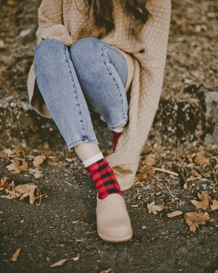 ClogsCorner's tweet photo. Sandgren’s Tokyo Clog is a classic that’s comfy &amp; elegant. 💜 https://t.co/hyXzbaEZLt #sandgrensclogs #swedishclogs #cloglife #clogscorner #clogs #clogsandsocks https://t.co/8DbKfan6zz
