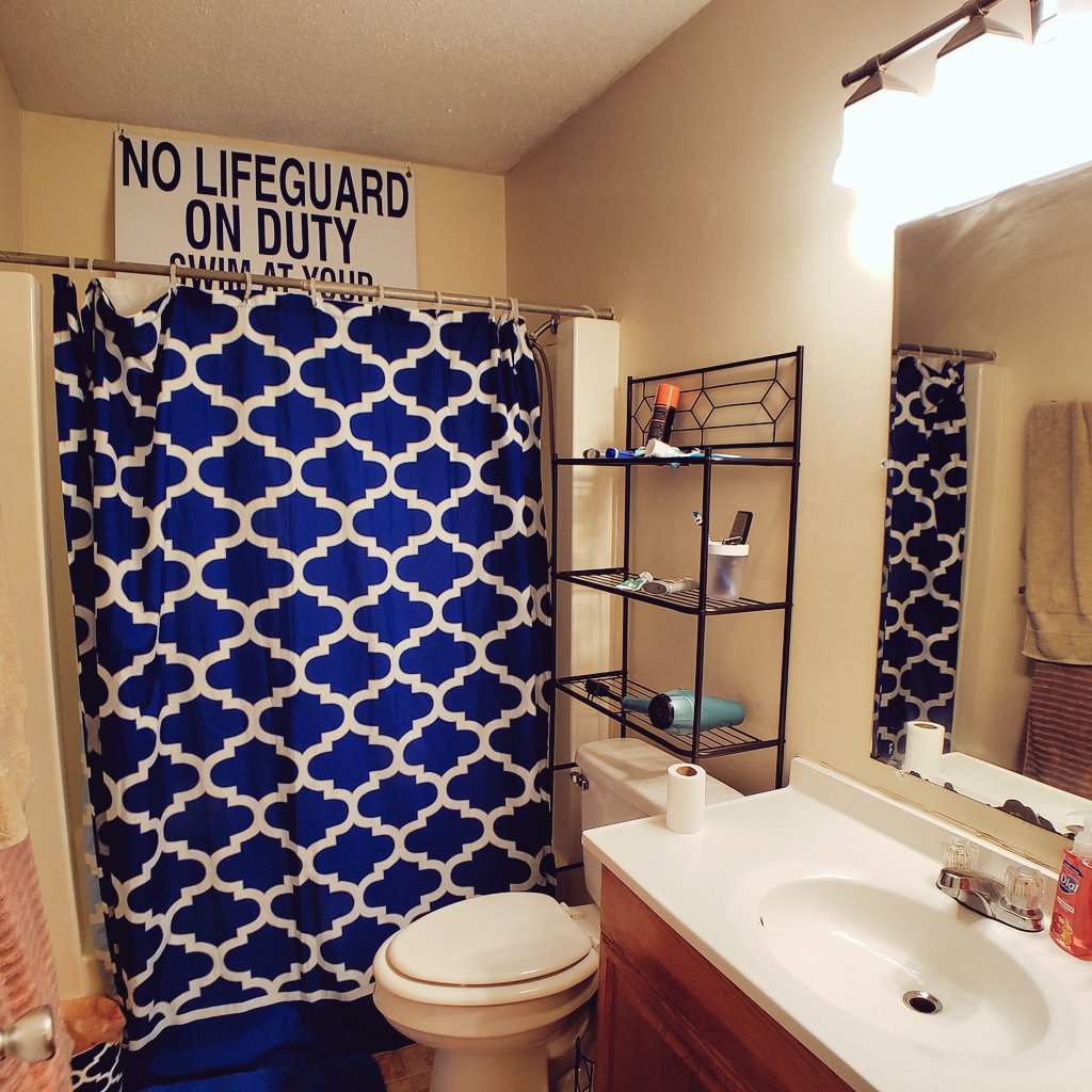 ClemsonLiving's tweet photo. We appreciate these residents using #CommandStrips!

#nolifeguardonduty 
#noswimminginside
#punny https://t.co/UWXGRbOu0y