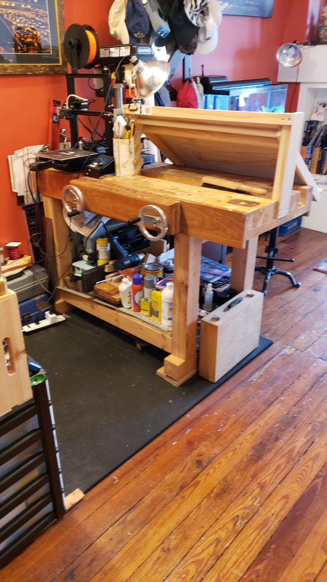 makebrooklyn's tweet image. I feel like this is a build @donttrythis and @testedcom might appreciate. There was no room in my 5&apos;x6&apos; #tinyshop for a #draftingtable so I made an adjustable drafting top that locks into the tool well on the split top roubo I made a few years ago.
