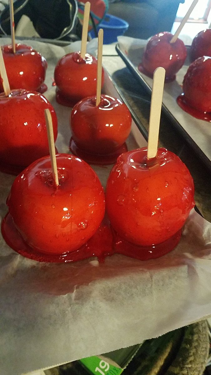 A married set of apples