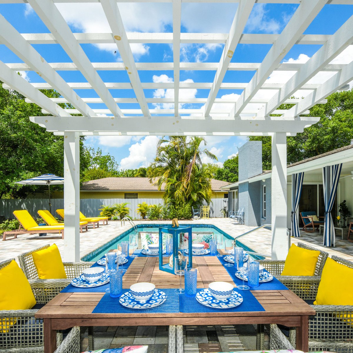 Gather, drink, dine and laugh - all outside! Make lasting memories.
#outdoordining #diningalfresco #outdoorliving #resortstyleliving #BlueHeronSRQ #BlueHeronVacation #VisitBlueHeronsrq #vacationrental #PoolHome #Sarasota #SRQ #Florida #FL #SiestaKey #Vacation #Travel #Relax