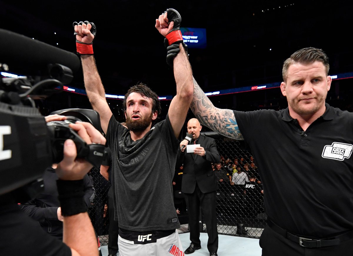 LONGEST ACTIVE @UFC WIN STREAKS - Featherweight
13 - Max Holloway
6⃣ - Zabit Magomedsharipov (@Zabeast_MMA)
06 - Arnold Allen
05 - Alex Volkanovski