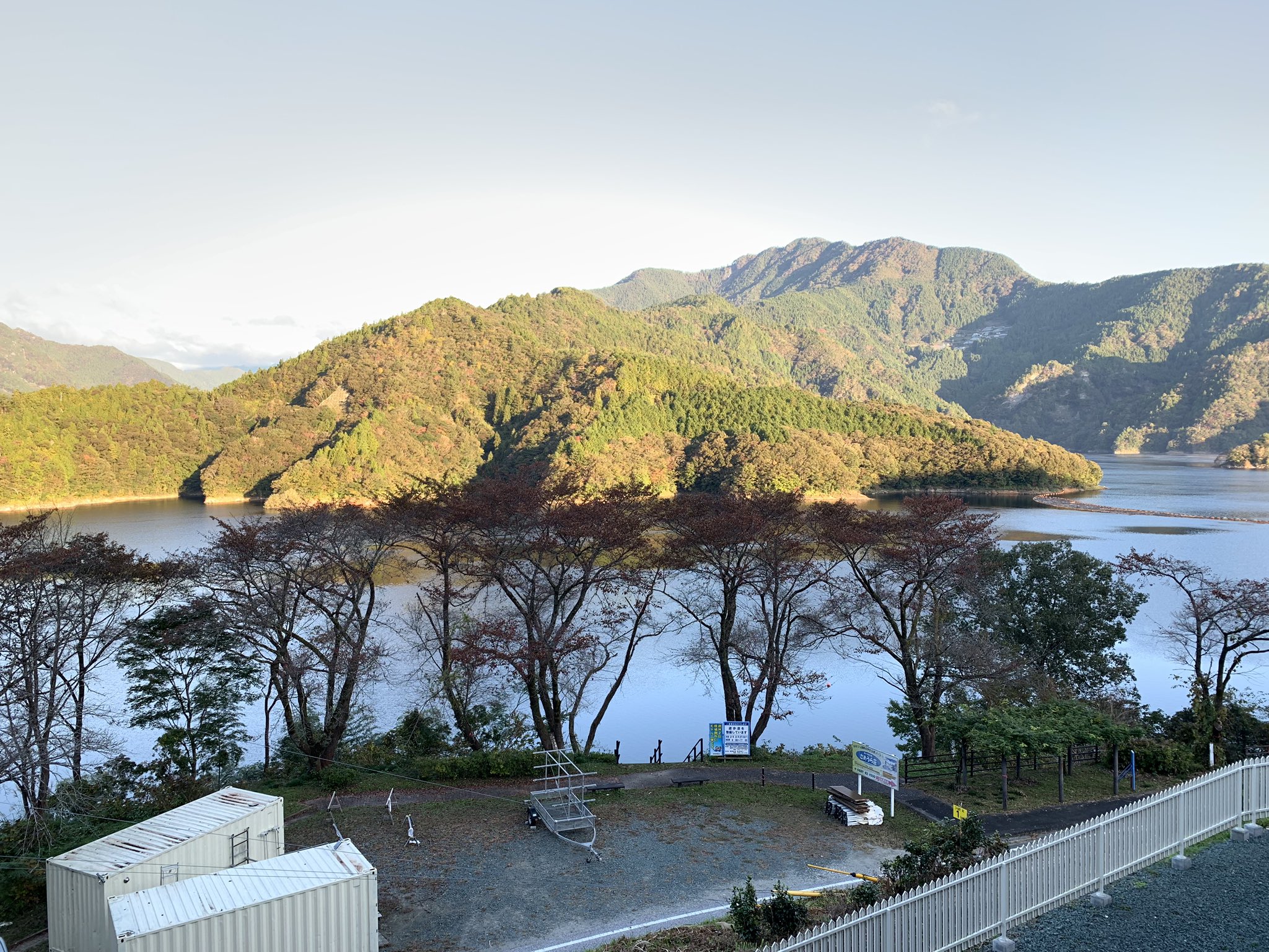 辺境の地の旅人 Onmyoza 皆様おはようございます 本日は高知県土佐町で開催されます 第35回さめうらの郷湖畔マラソン大会 に出場して参ります 早明浦ダムの湖畔をグルリと周る なかなか景色良さそうなコースになっていて楽しみですよ 行って来ます