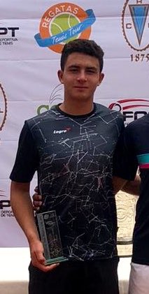 logro_cl's tweet photo. Felicitaciones Nicolas Villalón, Campeón Singles U16 del Regatas Bowl, en Lima. Torneo q es parte de la Gira Cosat 2019.
Tremendo orgullo de q sea parte del #TeamLogro
👏🏻👏🏻👏🏻👏🏻👏🏻👏🏻👏🏻👏🏻👏🏻👏🏻👏🏻👏🏻👏🏻 https://t.co/8l5c4ihnRk