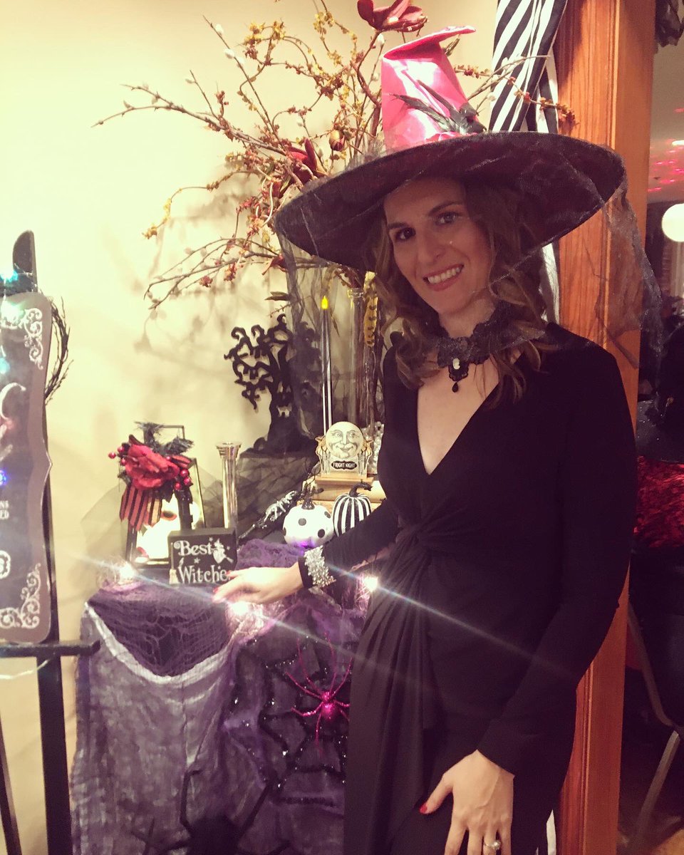 VAlonsoWeather's tweet photo. Even though that it’s snowing outside, I still got to have some witchy #Halloween fun this evening at the annual #witchestea event in St. Joseph! #Bewitched #Witches #Halloween2019 https://t.co/y9r1fLoF9W