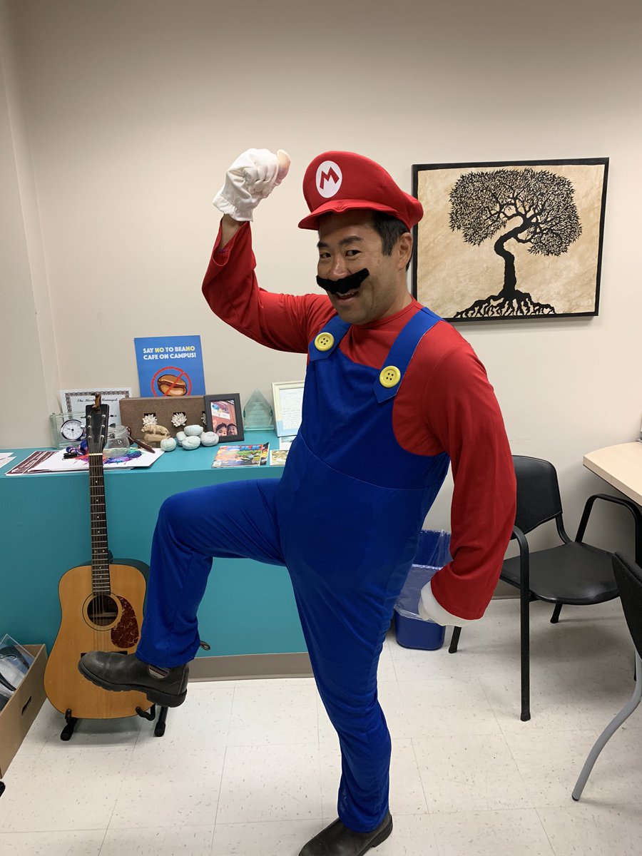 ProfJoeKim's tweet image. Thanks #MacIntroPsych students for supporting @UNICEF and for selecting my Halloween costume. Note to self: it&apos;s not easy lecturing with an itchy moustache and using a slide advancer wearing oversized gloves. facebook.com/spottedat.mac/…
