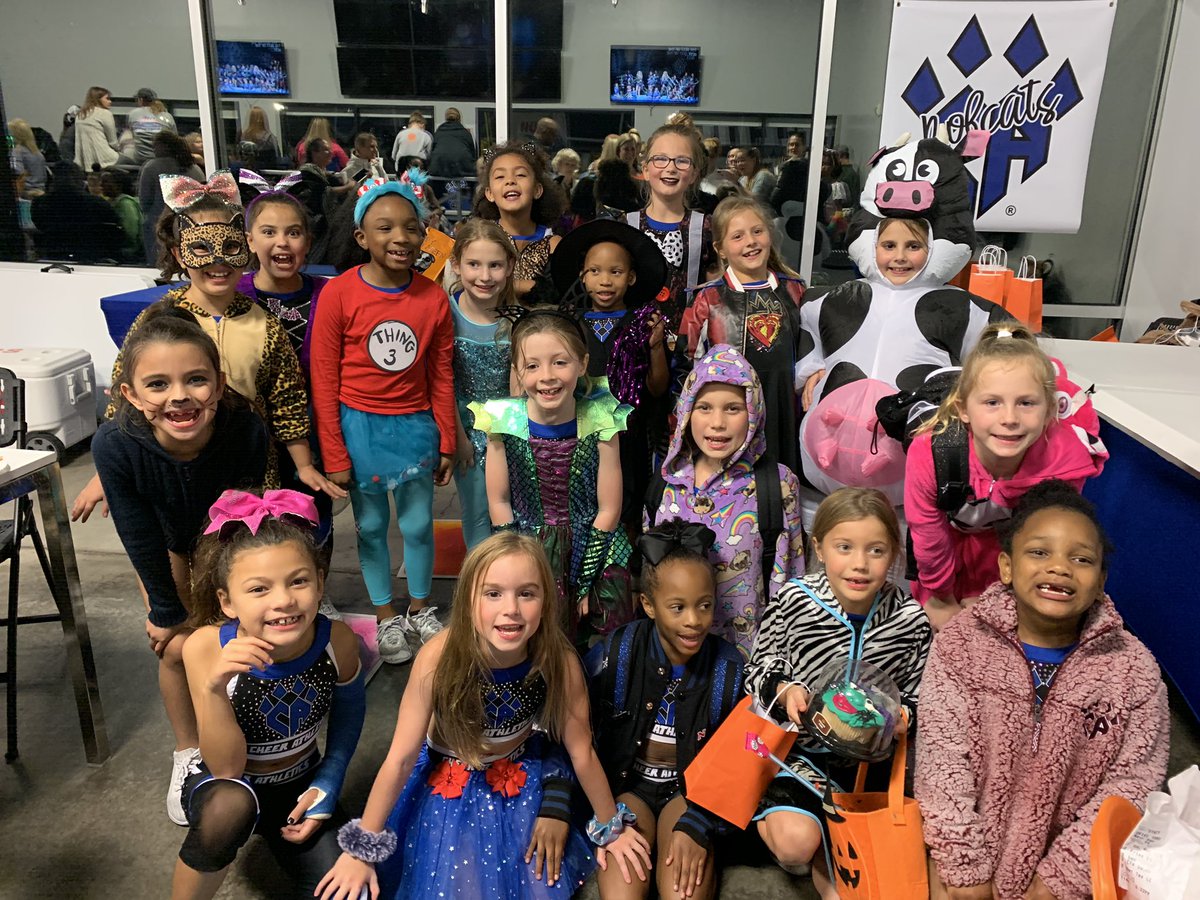 Bobcats Trunk or Treat tonight was so much fun!!! Love this team!!