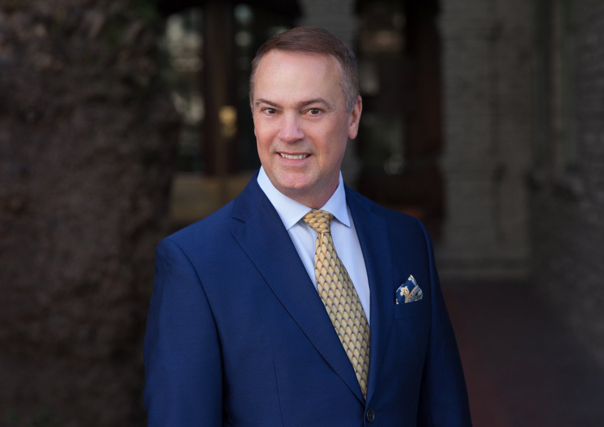 SlavaBlazer's tweet photo. This week we're featuring Eric Felty on Headshot of the Bay. He is a real estate specialist in San Francisco Bay Area.

Read full article here: https://t.co/l5qMZfmJth

#professionalheadshots #headshots #realestate #realtor #HeadshotofTheBay https://t.co/PZ5slFCmzy